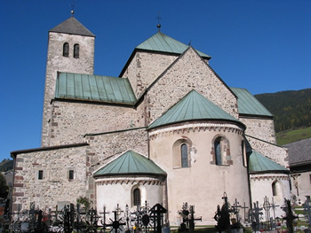 Dom von Innichen &ndash; au&szlig;en (Foto A. Prock)