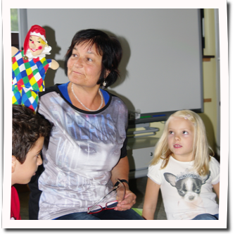 10 9 2013 Lehrerin Renate mit Bibu